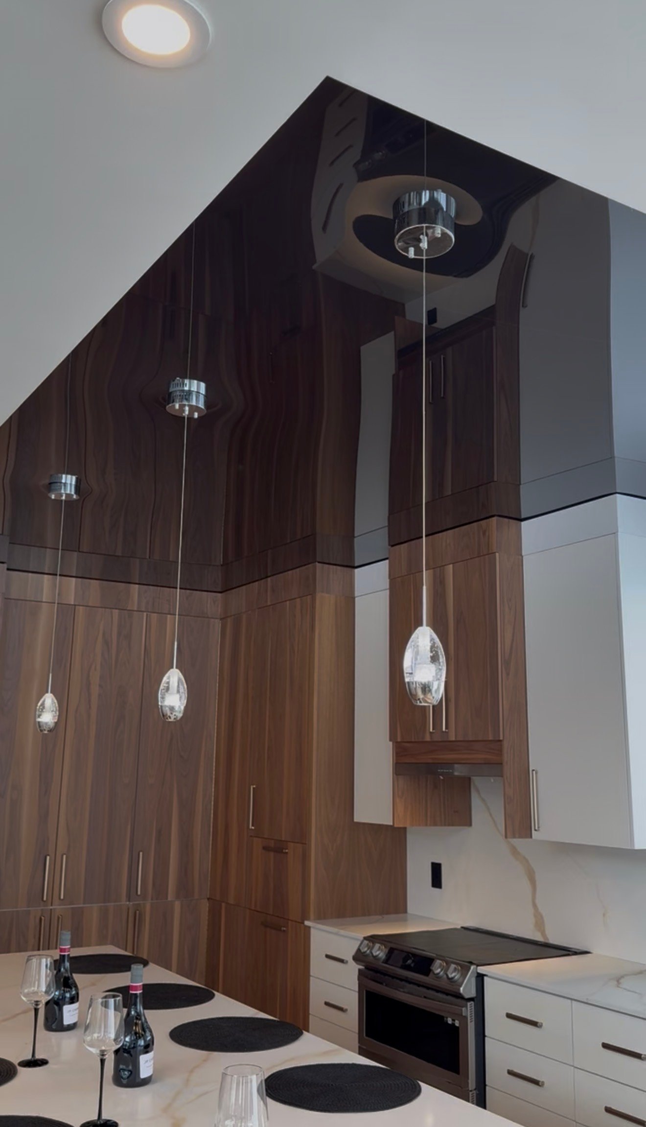 Plafond architecturé laqué noir